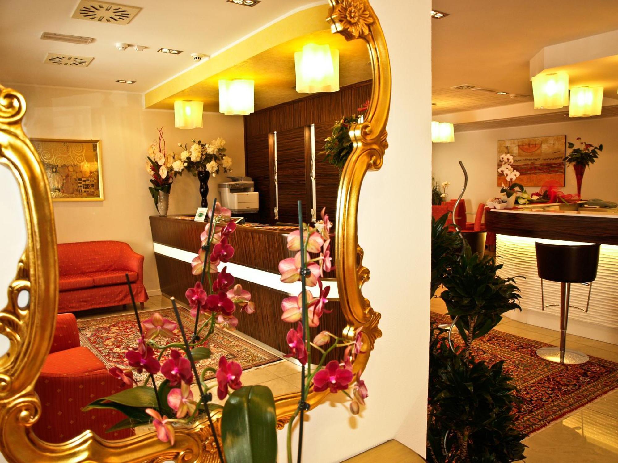 Hotel Villa Angelina Bibione Exterior foto