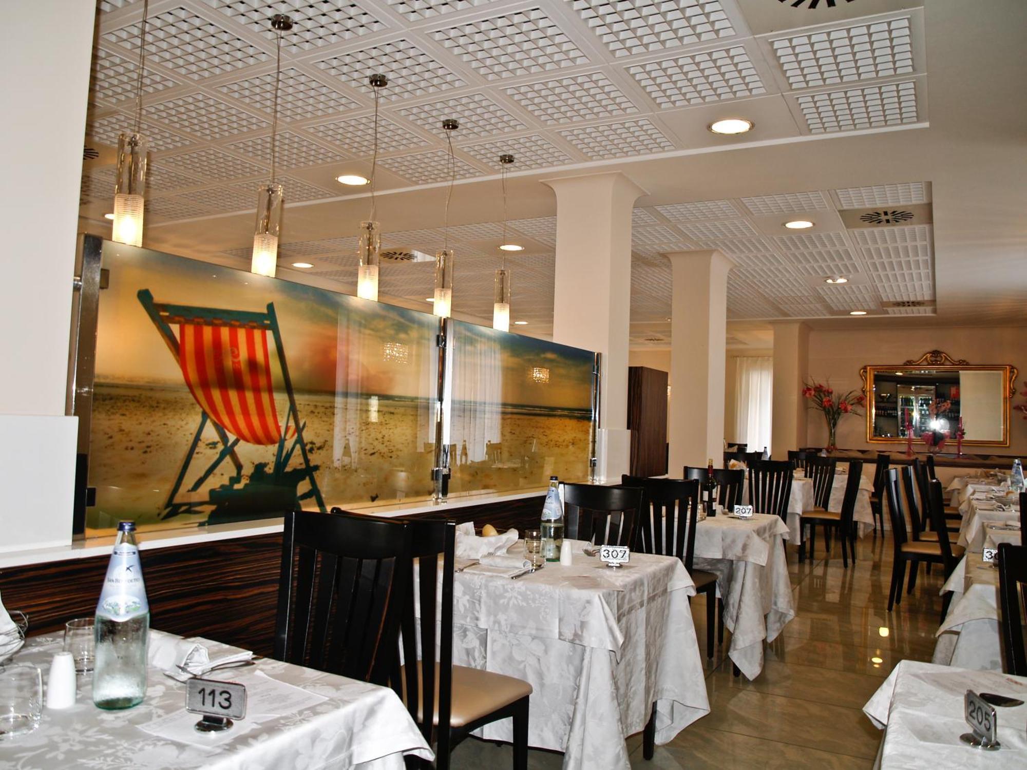 Hotel Villa Angelina Bibione Exterior foto